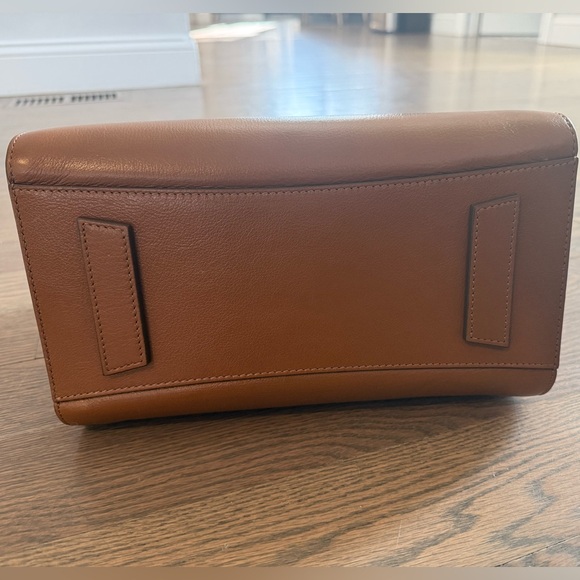 Givenchy Tan Medium Antigona Bag - Picture 7 of 11